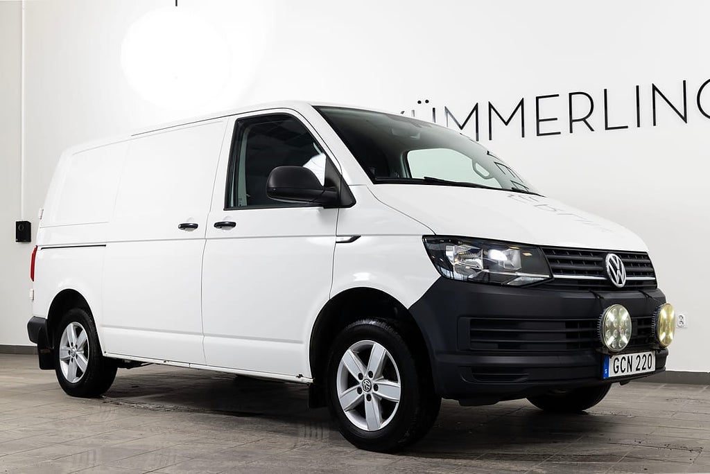 Volkswagen Transporter T30 2.0 TDI DSG / Värmare / Kamremsbytt / Ljusramp / Dragk...