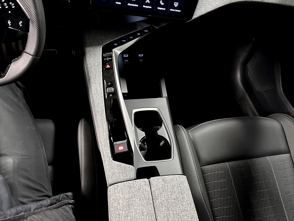 Bild på Peugeot 5008 GT Hybrid 145hk Aut 7-SITS B-KAMERA CARPLAY