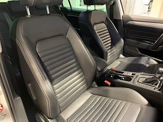 Kombi Volkswagen Passat 14 av 28