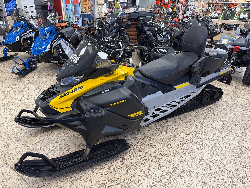 Ski-Doo Tundra LT 600 EFI -Välutrustad, Toppskick-