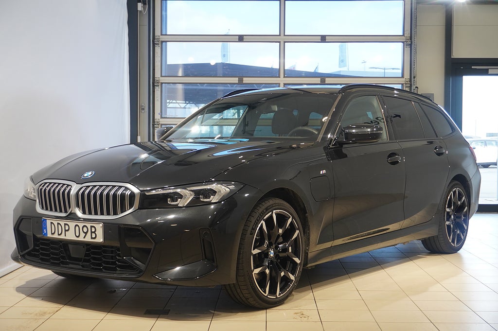 BMW 330 e xDrive Touring | Ränta 3,99%