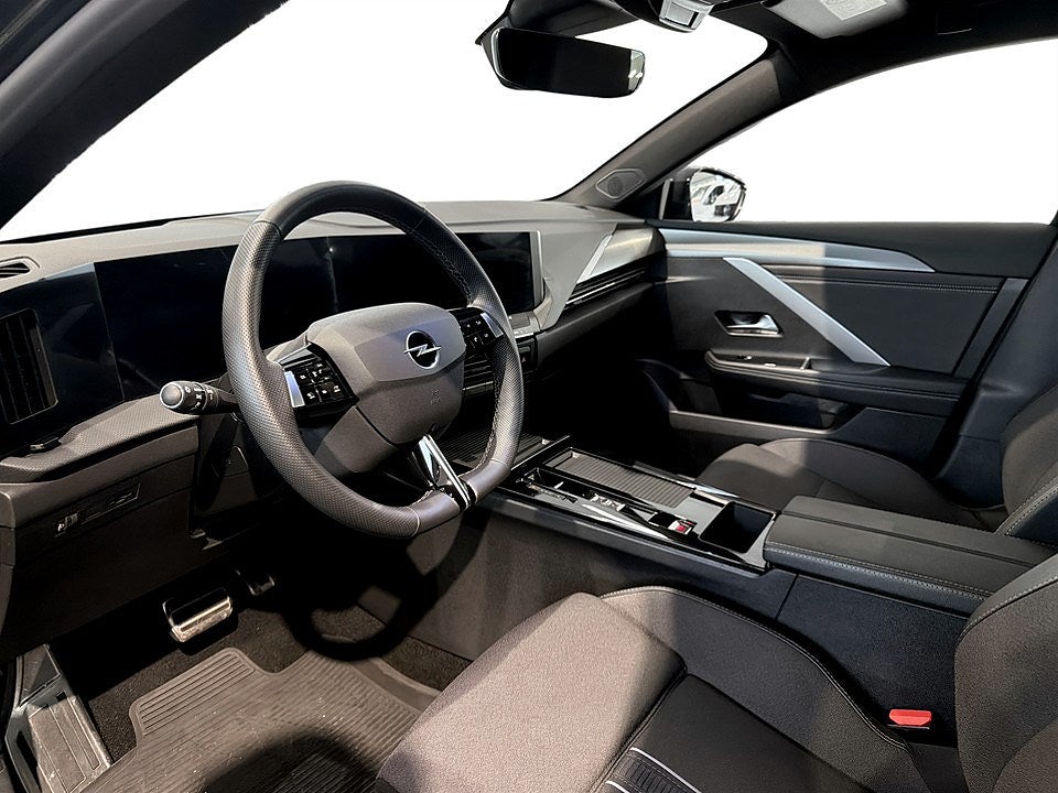 Bild på Opel Astra GS 1.2 PT 130hk Aut - B-KAMERA, CARPLAY