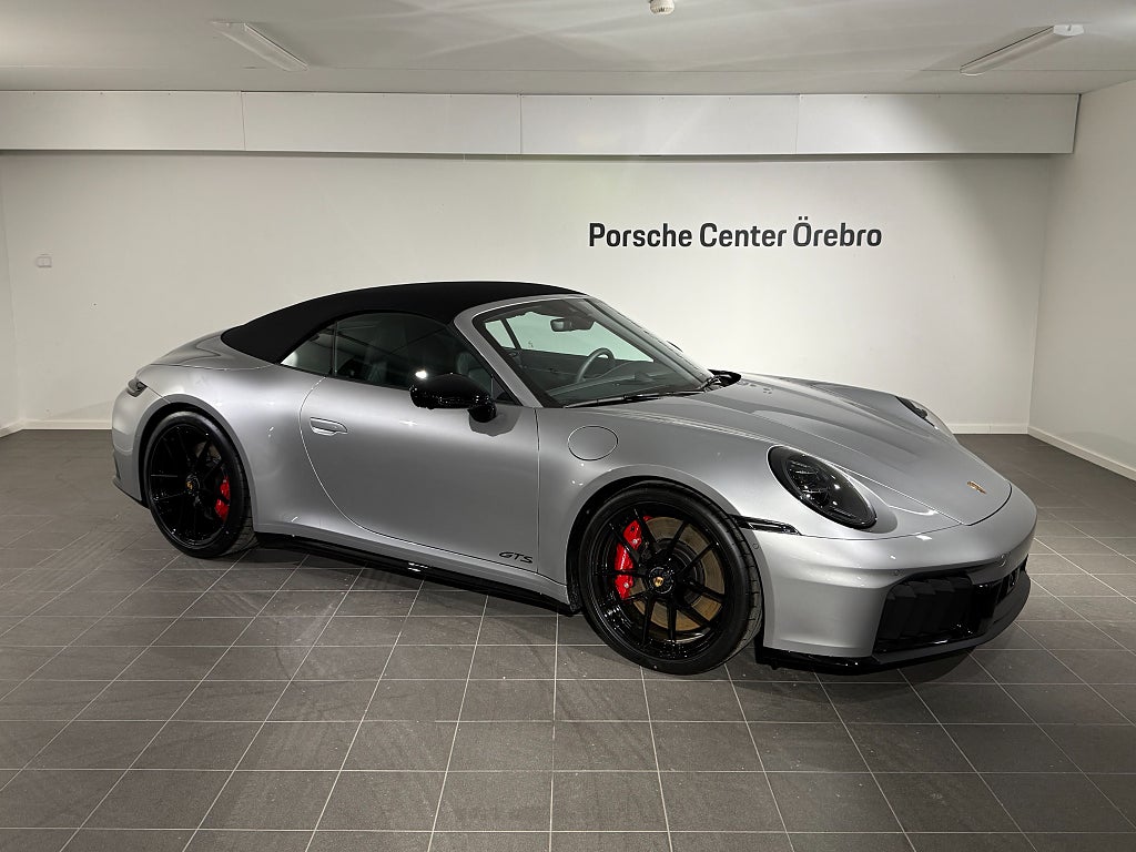 Porsche 911 Carrera GTS Cabriolet 
