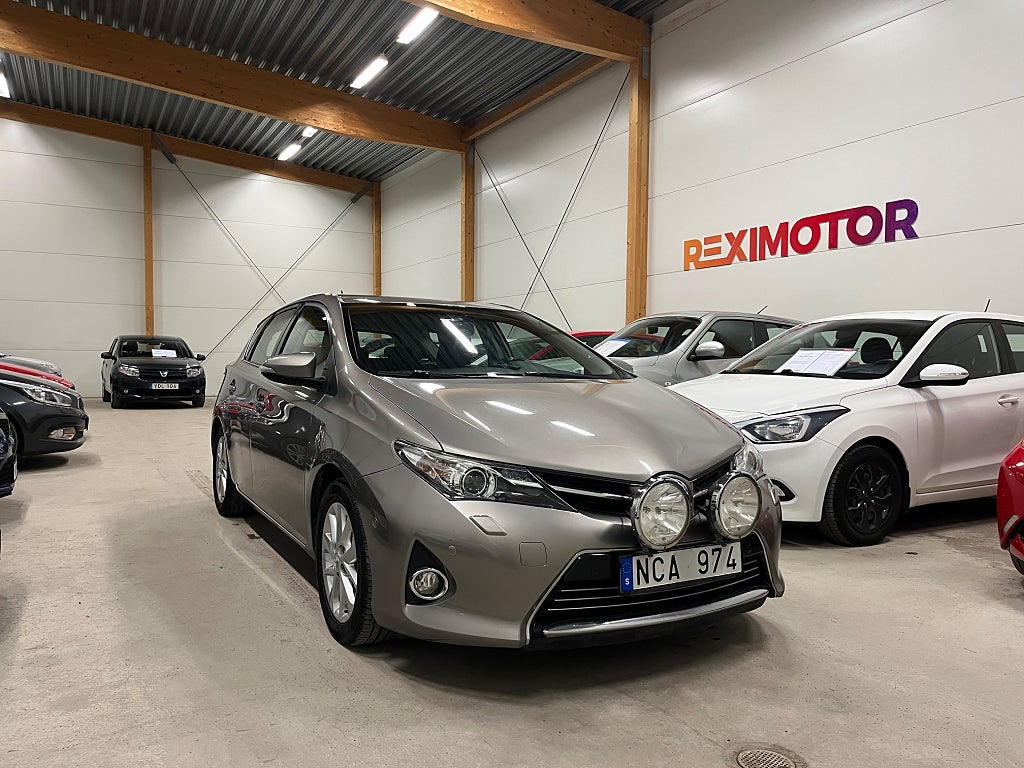 Toyota Auris 2.0 D-4D Executive Ny Besiktad 