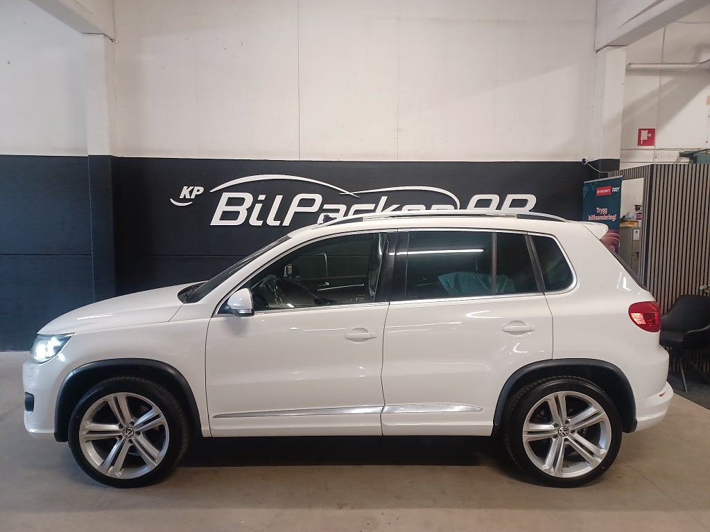 Volkswagen Tiguan 2.0 TDI 4Motion  R-line Värmare Panorama Drag 