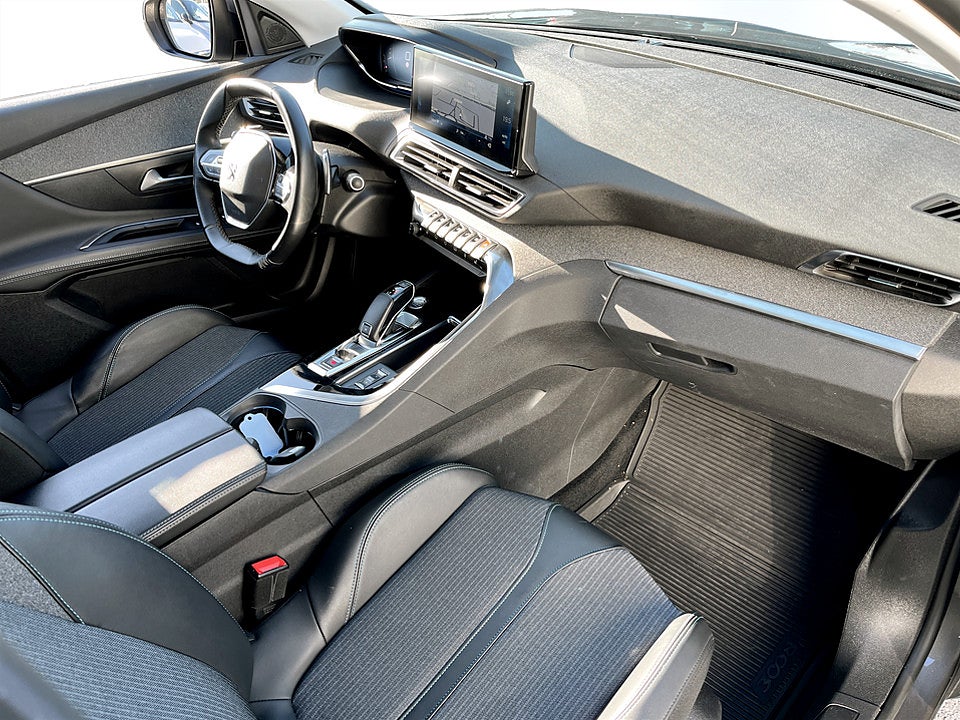 Bild på Peugeot 3008 Allure Pack 1.2 PT 130hk AUT - KAMPANJ 0% RÄNTA 36 MÅNADER