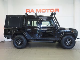 SUV Land Rover Defender 110 4 av 22