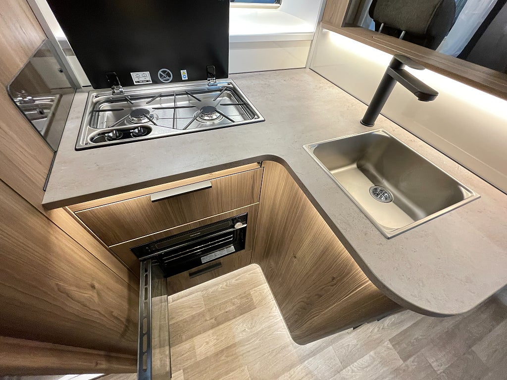 Kabe TMX Royal 810 LQB / ALDE / Taksäng / 5bält / Ugn / MB / Automat/ - Kabe