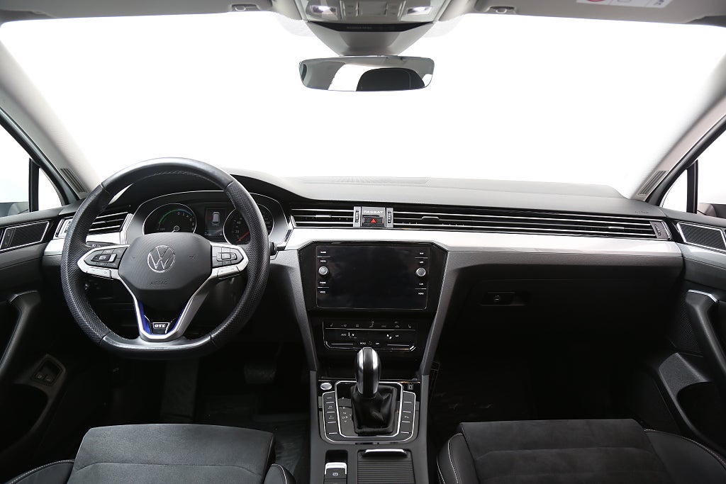 Volkswagen Passat Sportscombi GTE Plug-in 218hk DSG Motorv Extraljusramp 2021