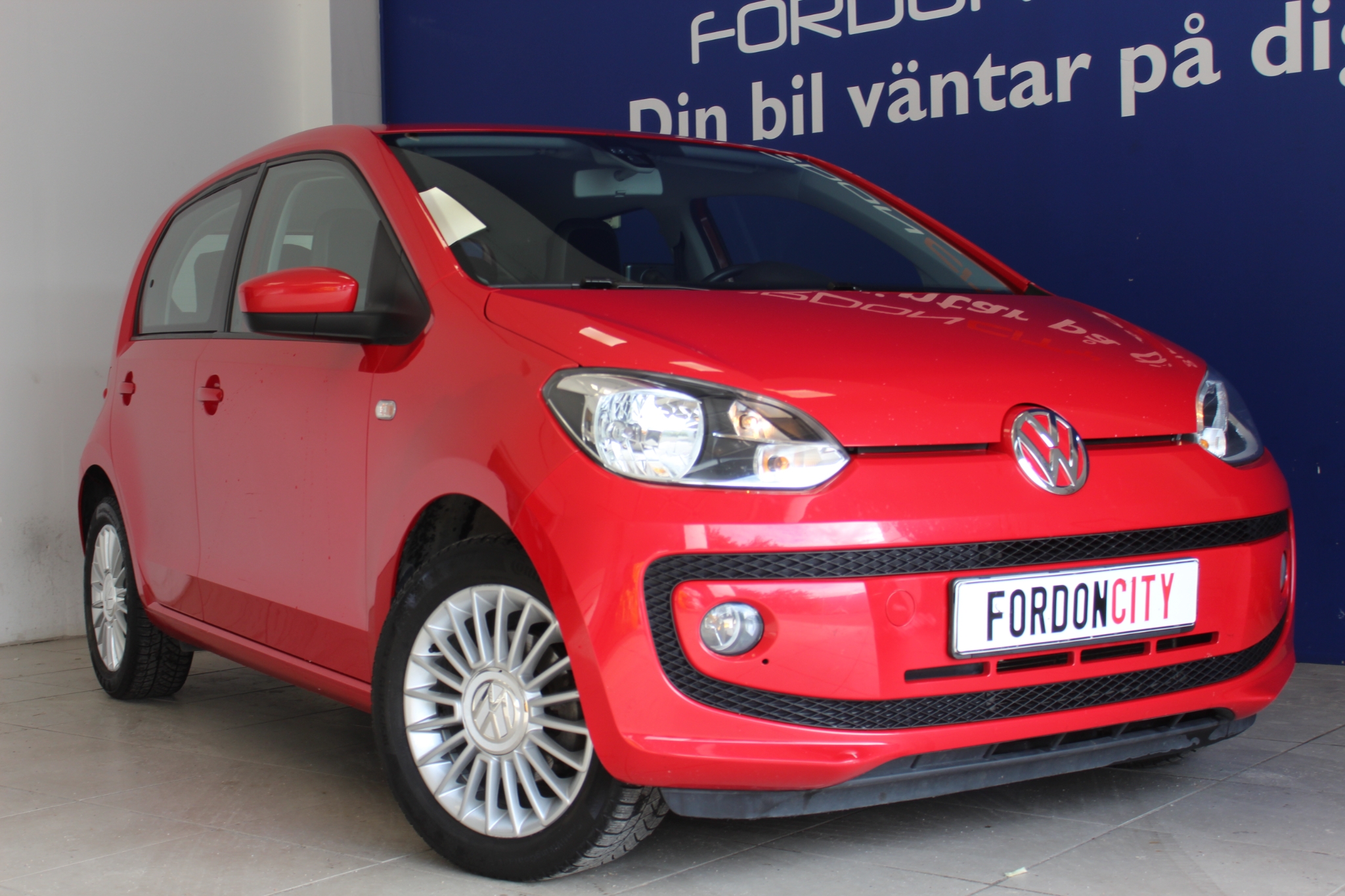 Volkswagen UP! 5-dörrar 1.0 75hk 2014, bild 2/39