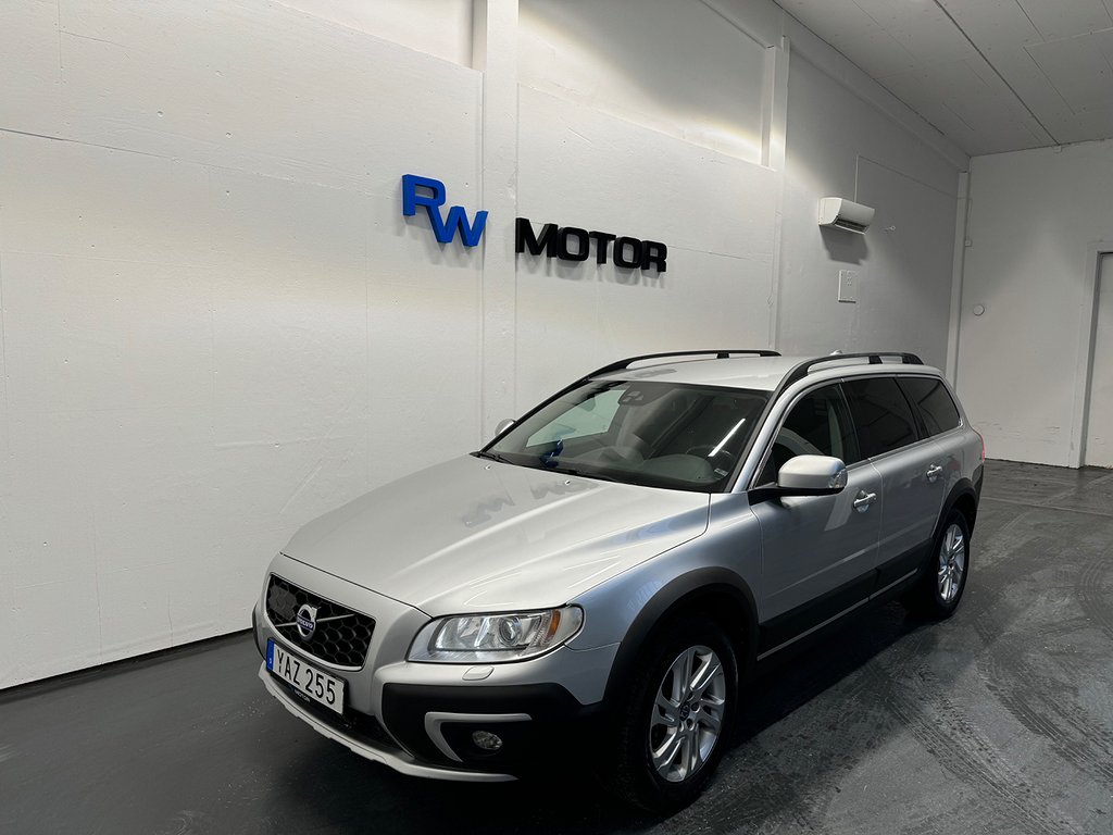 Volvo XC70 D4 AWD 181hk Momentum VOC Dragkrok D-värmare LED