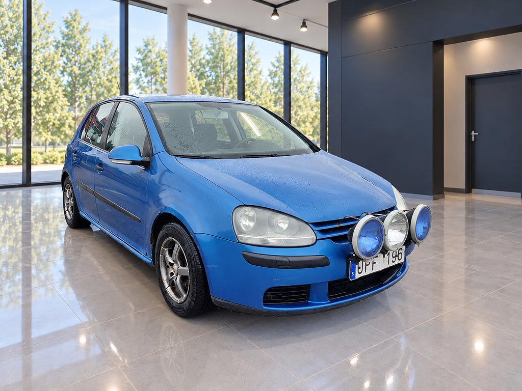 Volkswagen Golf I 5-dörrar 1.6 FSI Trendline Euro 4