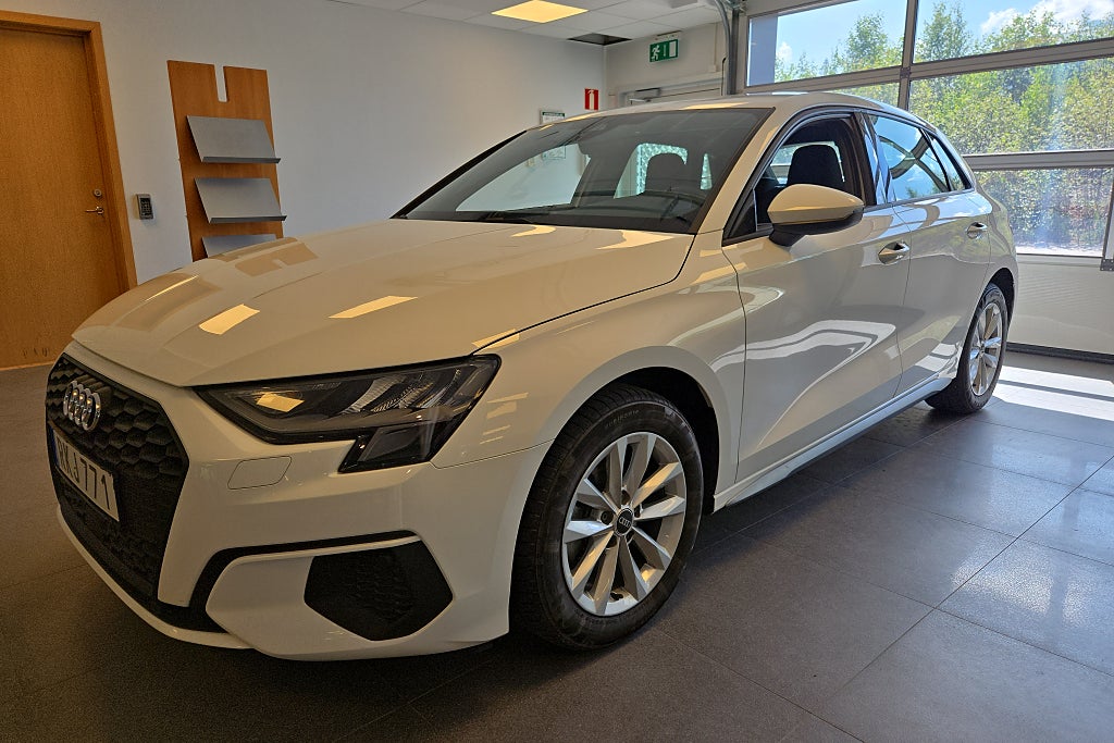 Audi A3 Sportback 35 TFSI Comfort, 1 ägare, motorvärmare