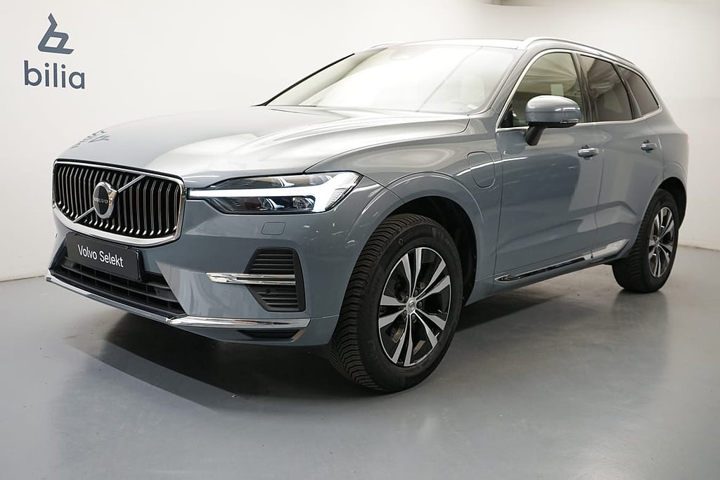 Volvo XC60 Recharge T6 Core Bright. Baklucka elmanövrerad...