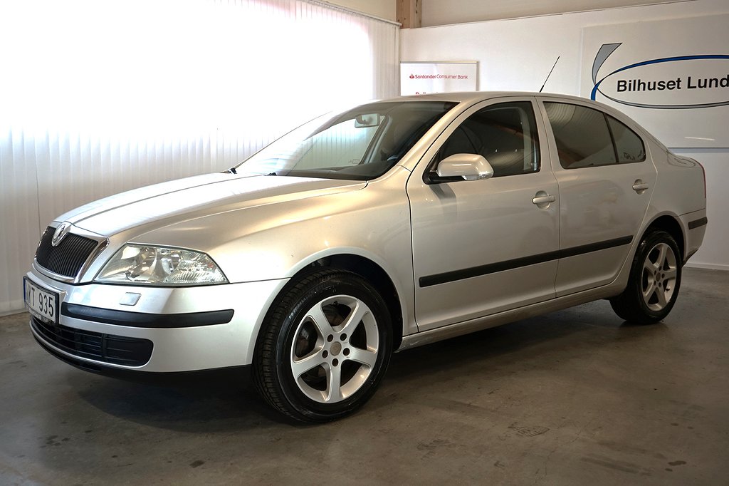 Skoda Octavia 1.6 FSI  5d HalvKombi