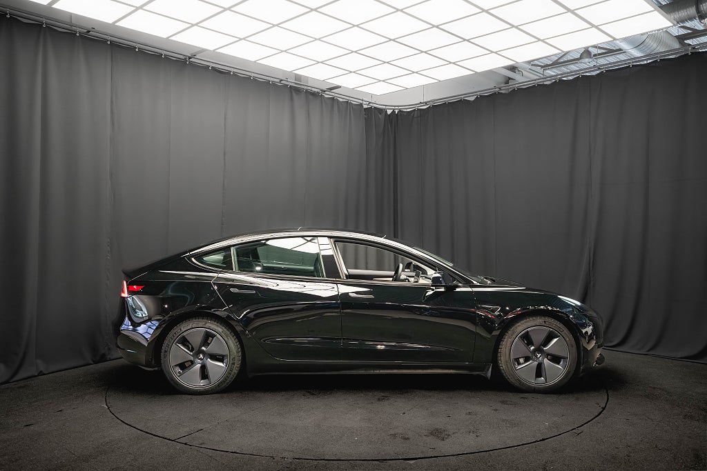 Tesla Model 3 Long Range AWD LÅGMILAD DRAG PANO LÄDER 1-ÄGARE MOMS
