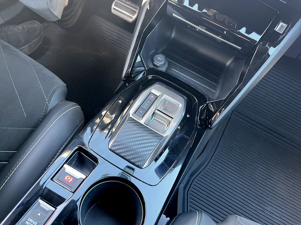 Bild på Peugeot 2008 GT Hybrid 145hk Aut B-KAMERA CARPLAY