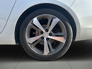 Peugeot 308 sw 1.2 PureTech 130 Allure Drag Mvärme Panorama S&V-däck – bild 14