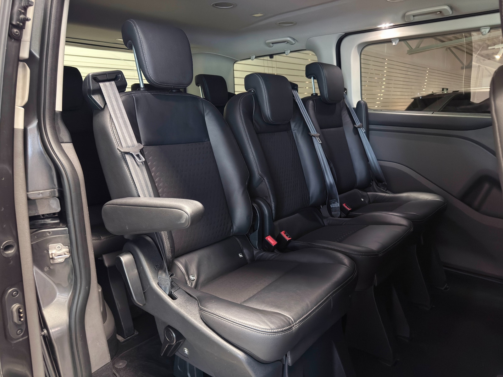 Ford Tourneo Custom Sport 2.0 TDCi 170hk | 8-sits | Drag | Värmare 2019 - miniatyr 16