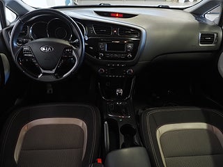 Halvkombi Kia Ceed 13 av 21
