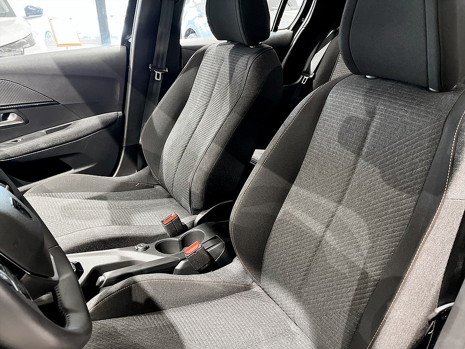 Bild på Peugeot 208 Style Hybrid 100hk Aut CARPLAY BACKSENSORER