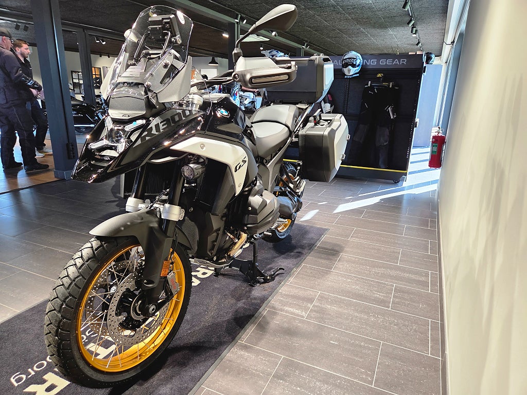BMW R1300GS/Räntekampanj 3,45%/Automat/Väskor ingår/Omg lev!