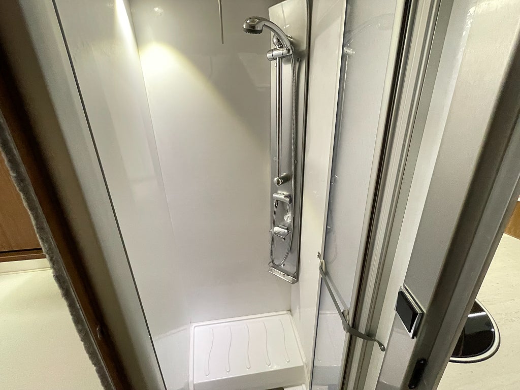 Pilote Essentiel P 740 GJ /ALDE/Solcell/B-körkort/Ugn/Långbäddar - Pilote