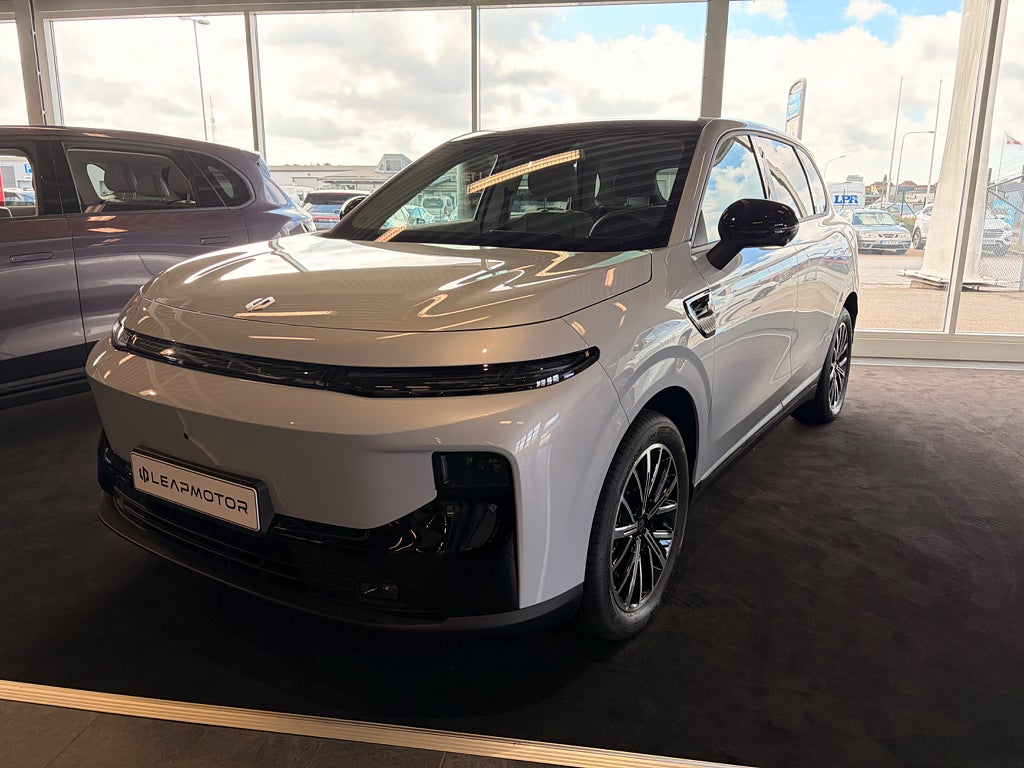 Leapmotor B10 67.1 kWh Design Promax VHJUL/SERVICEAVTAL +9990 KR