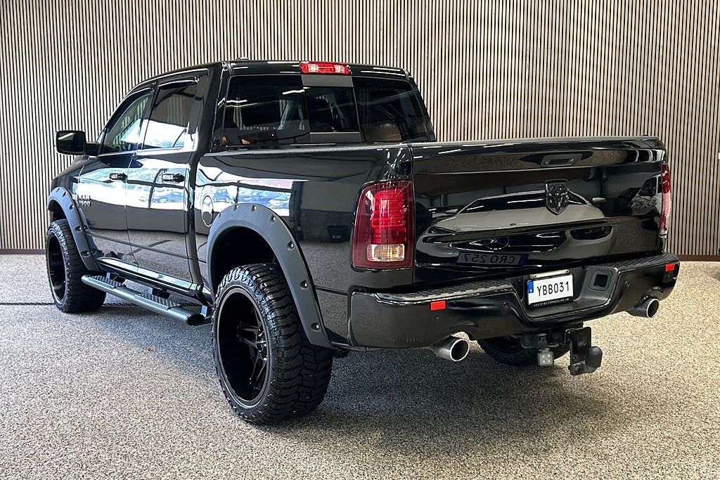 RAM 1500 Crew Cab 5.7 V8 HEMI 4x4 Sport luftfjädring