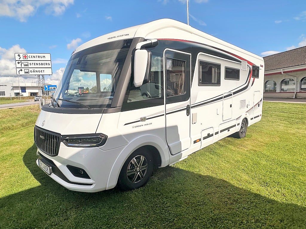 Kabe Crown i 760 LGB AC i Bodel Mercedes Aut 699 mil