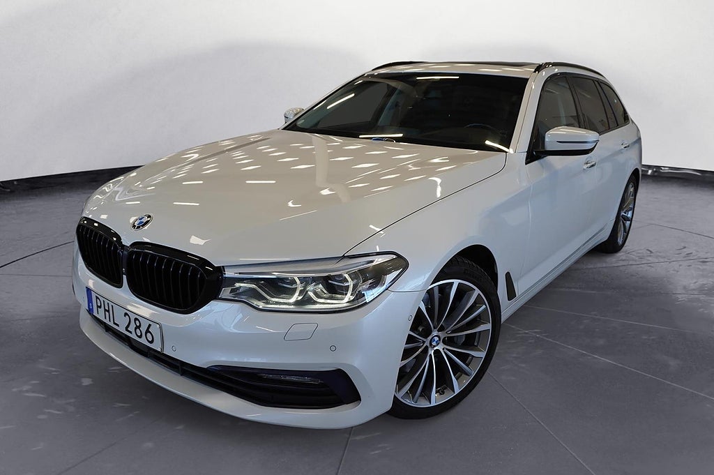 BMW 530D xDrive Touring Sport Line Navi Adaptiva LED Värmare Head-Up DAP