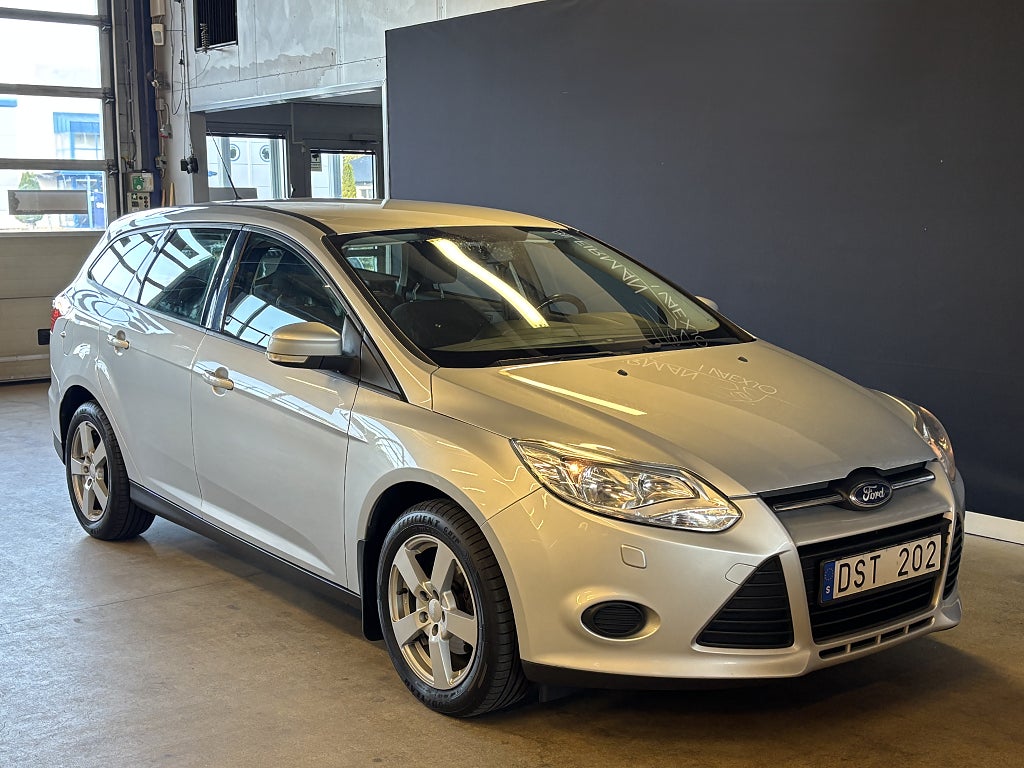 Ford Focus Kombi 1.0 EcoBoost /Nyserv & kamrem byt