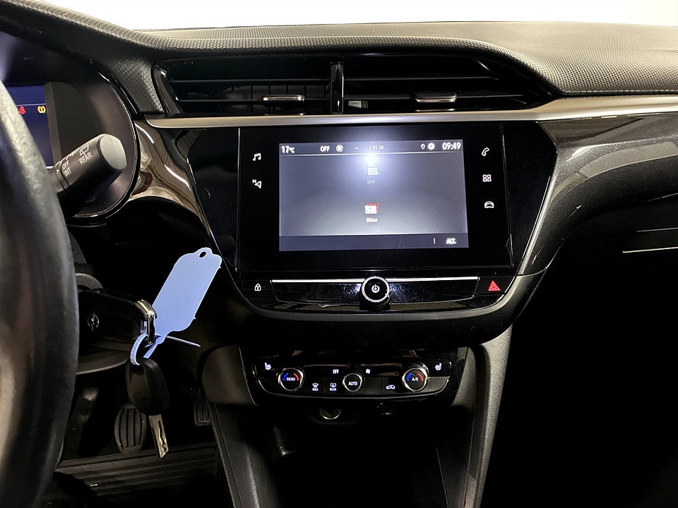 Bild på Opel Corsa Elegance 1.2 75hk B-KAMERA CARPLAY
