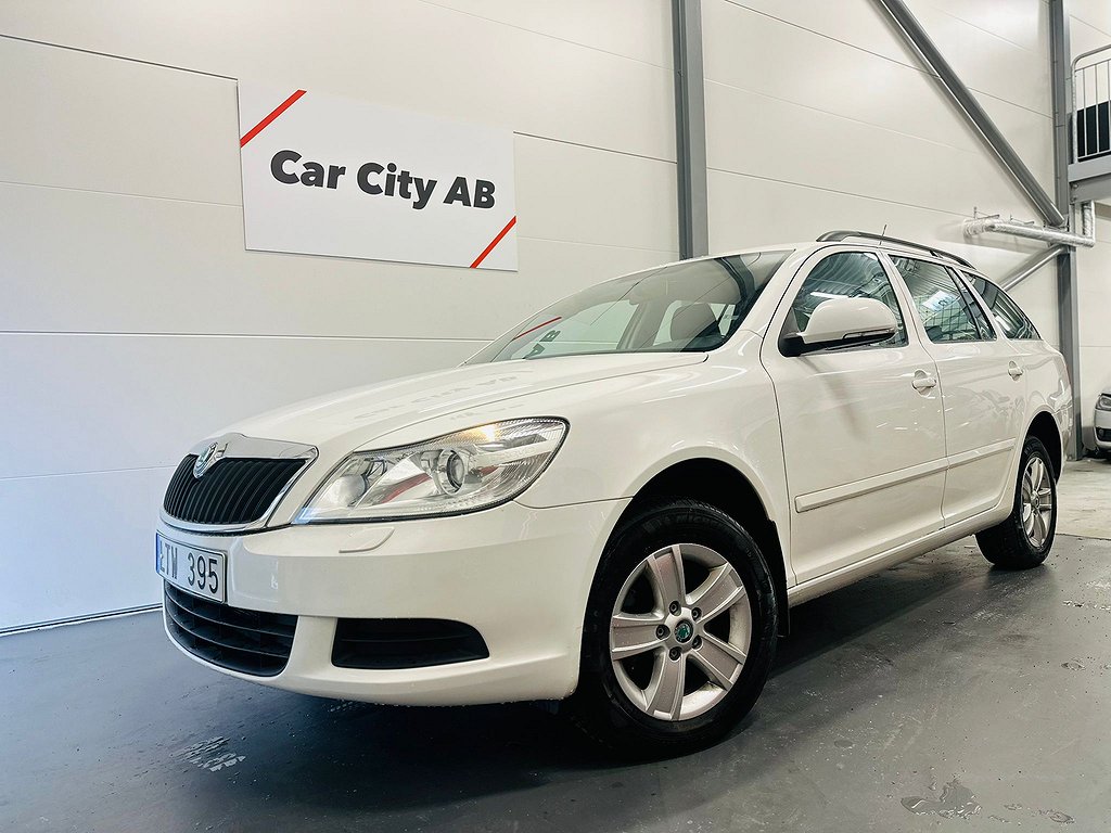 Skoda Octavia Kombi 1.6 TDI 4x4 Ambiente Nybesiktad