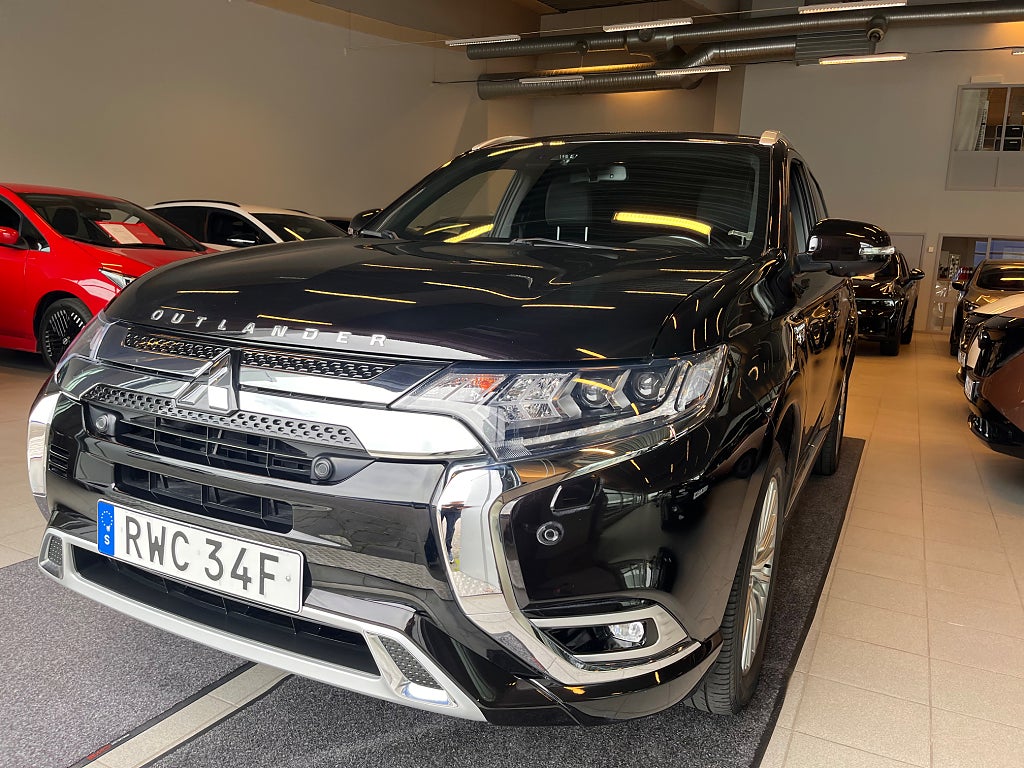 Mitsubishi Outlander PHEV CVT 4WD Business S+Vhjul Läder rattvärme