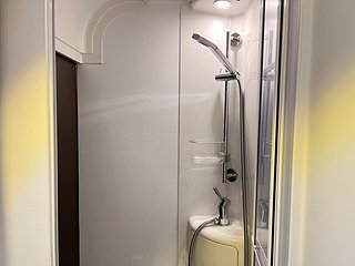 Husbil-halvintegrerad Adria CORAL PLUS 670 SLT 18 av 22