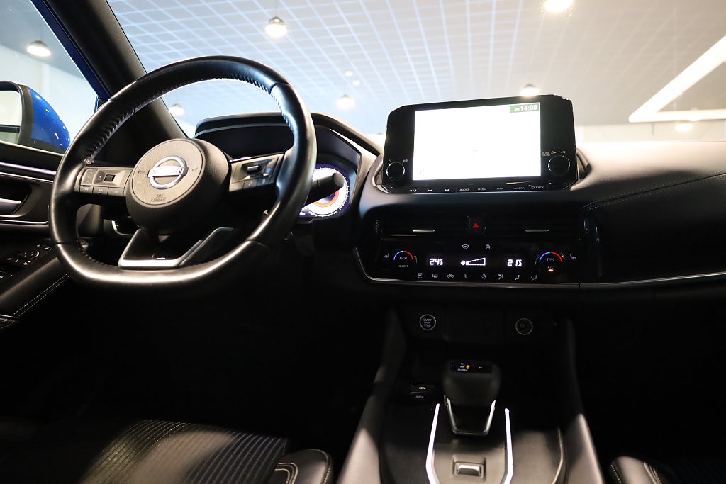 Nissan Qashqai 1.3 DIG-T AUT Drag 360° Navi CarPlay PDC HUD Keyless 2022