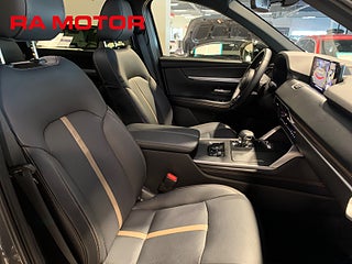 SUV Mazda CX-80 8 av 25