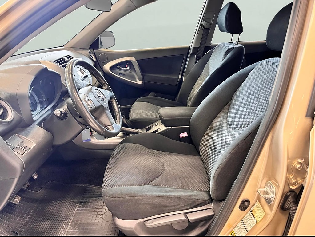 Toyota RAV4 2.0 VVT-i 4x4  - miniatyr 10