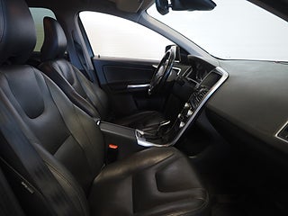 SUV Volvo XC60 11 av 25