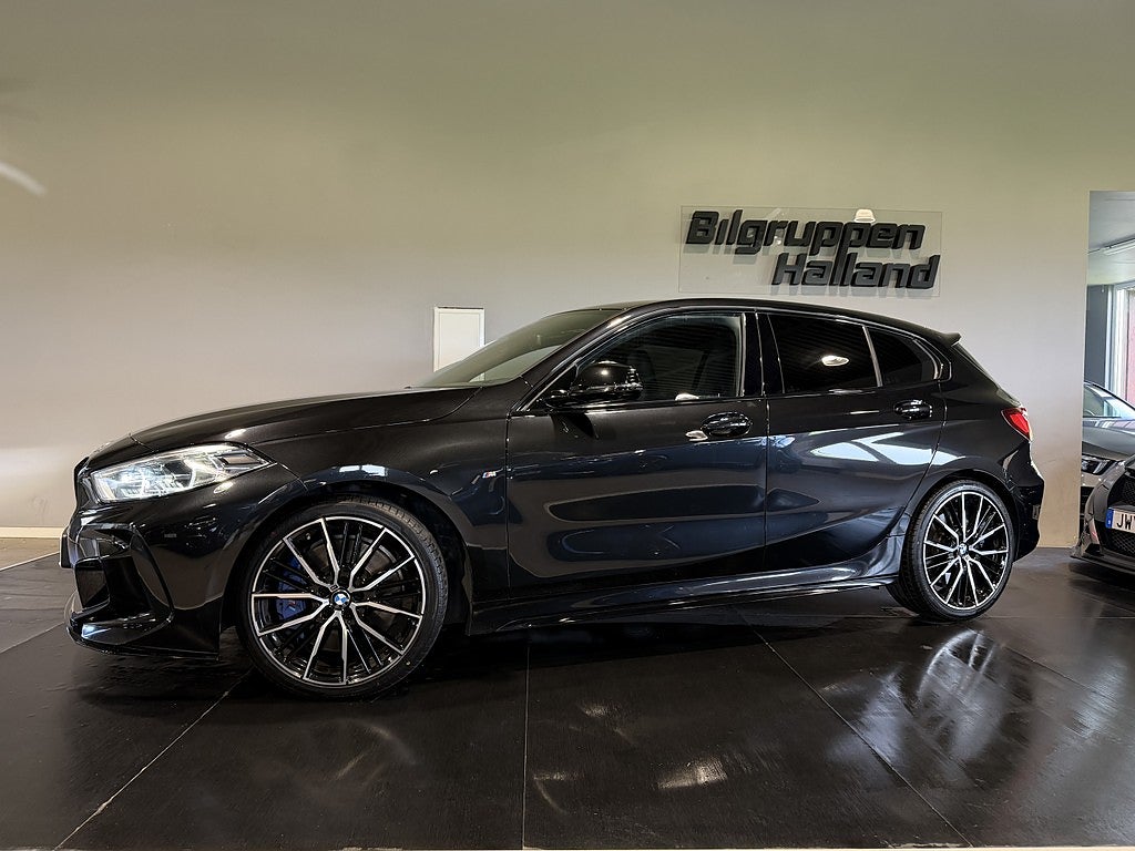 BMW M135i xDrive M Performance Innovation Milltek H/K HuD Navi 