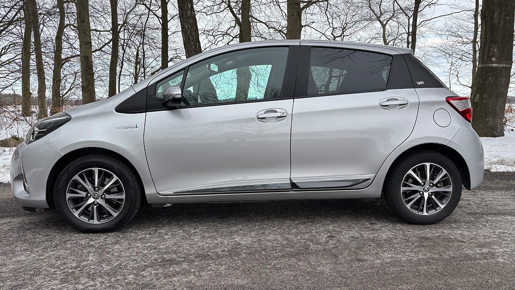 Toyota Yaris Hybrid e-CVT Y20 Euro 6|1Ägare| Lågmil| 2000kr i månad 