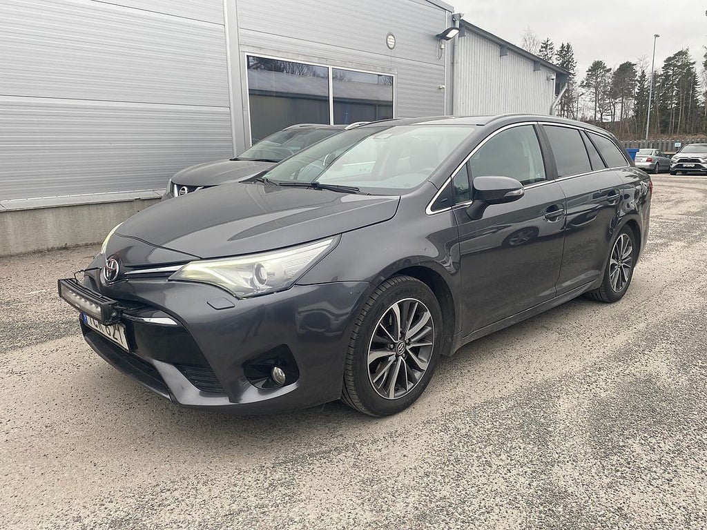 Toyota Avensis Kombi 1,8 TS MDS ACTIVE PLUS | Vinterhjul | Dragkrok | Ledljusr.