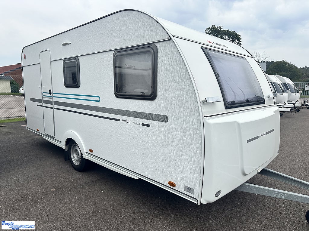 Adria AVIVA 492 LU | FÖRTÄLT | LÅG TOTALVIKT | BÄDDBREDDARE