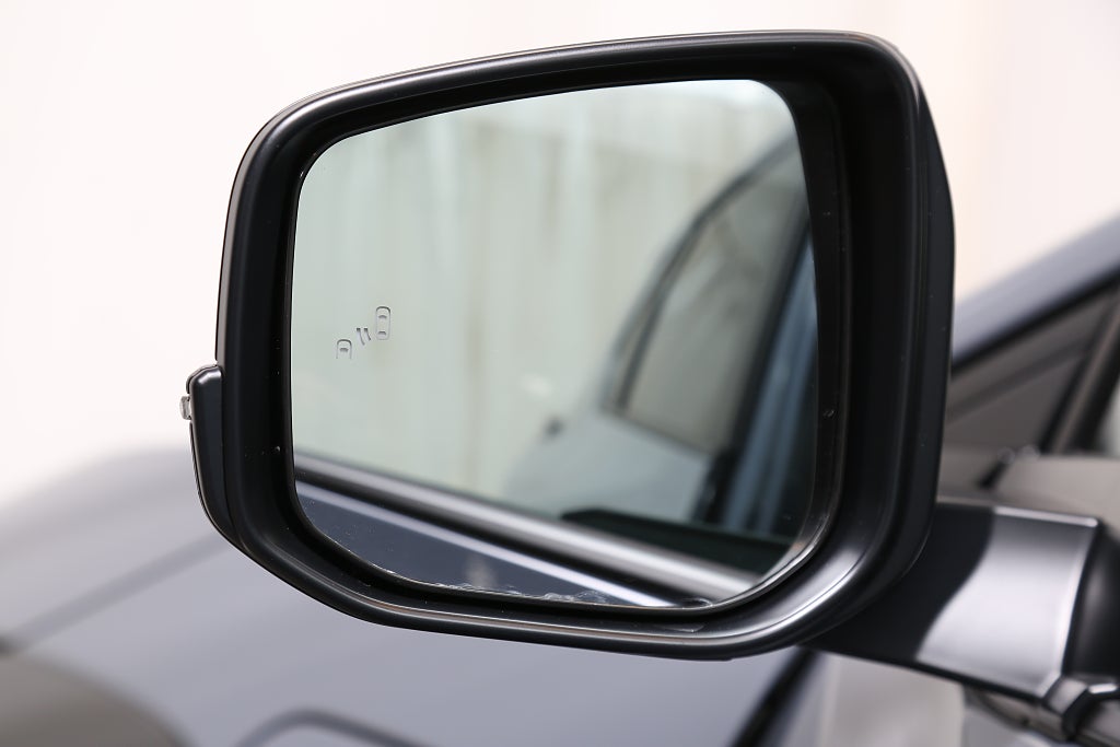 Subaru Solterra Touring + |  XT 74.7 kWh AWD 2026