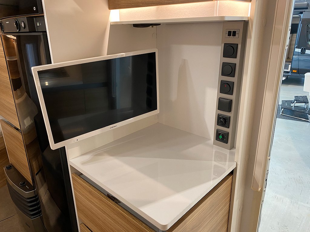 Adria Altea 542 PH / B-körkort / Markis / Queens-bed / Sittgrupp - Adria