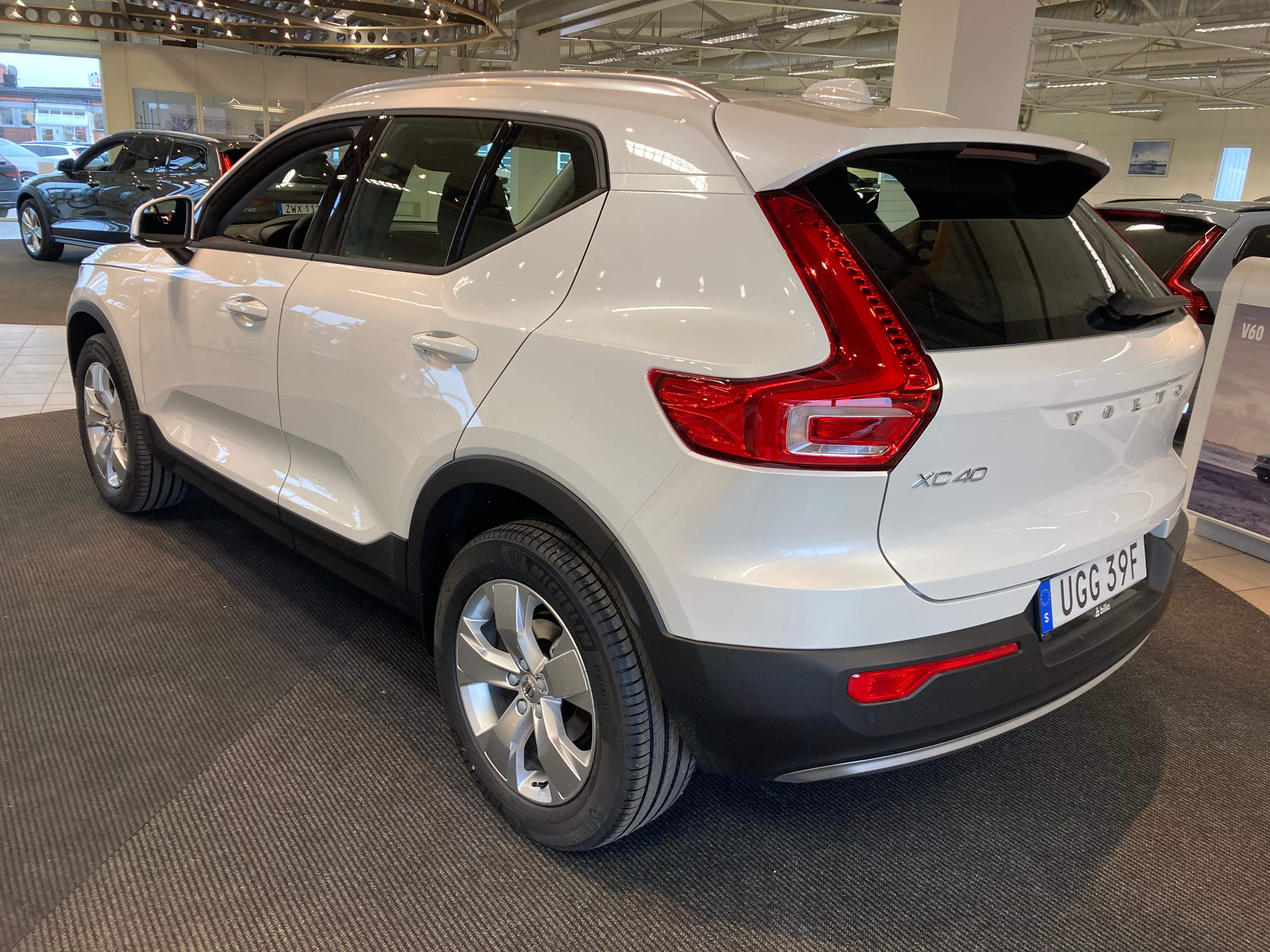 Volvo XC40 T2 FWD Momentum, kuva 3/18