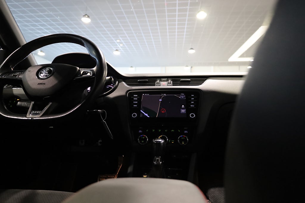 Skoda Octavia 2.0 TDI RS AUT 4x4 Navi Värmare Kamera Canton CarPlay 2018