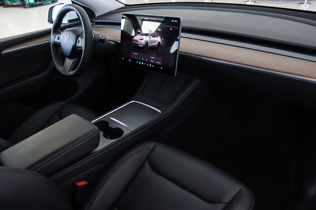 Tesla Model Y Performance Autopilot Drag