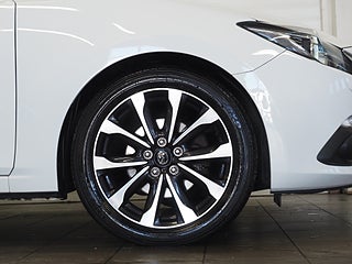 Halvkombi Mazda 3 8 av 22